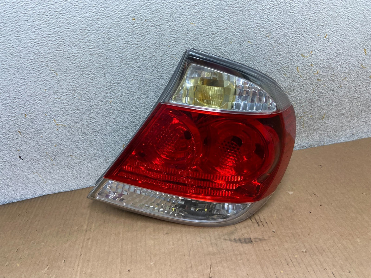 2005 to 2006 Toyota Camry Tail Light Right Passenger Side AI8481 LK0