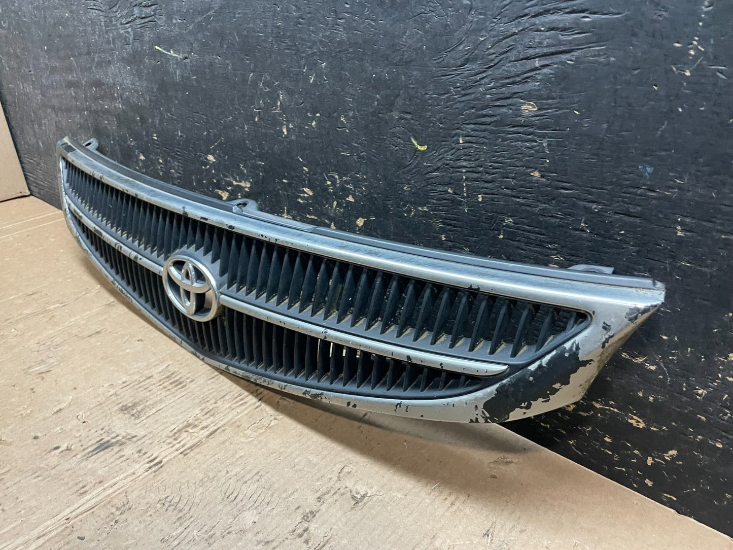 1999 2000 2001 Toyota Solara Front Upper Grill Grille OEM Z5981 DG2