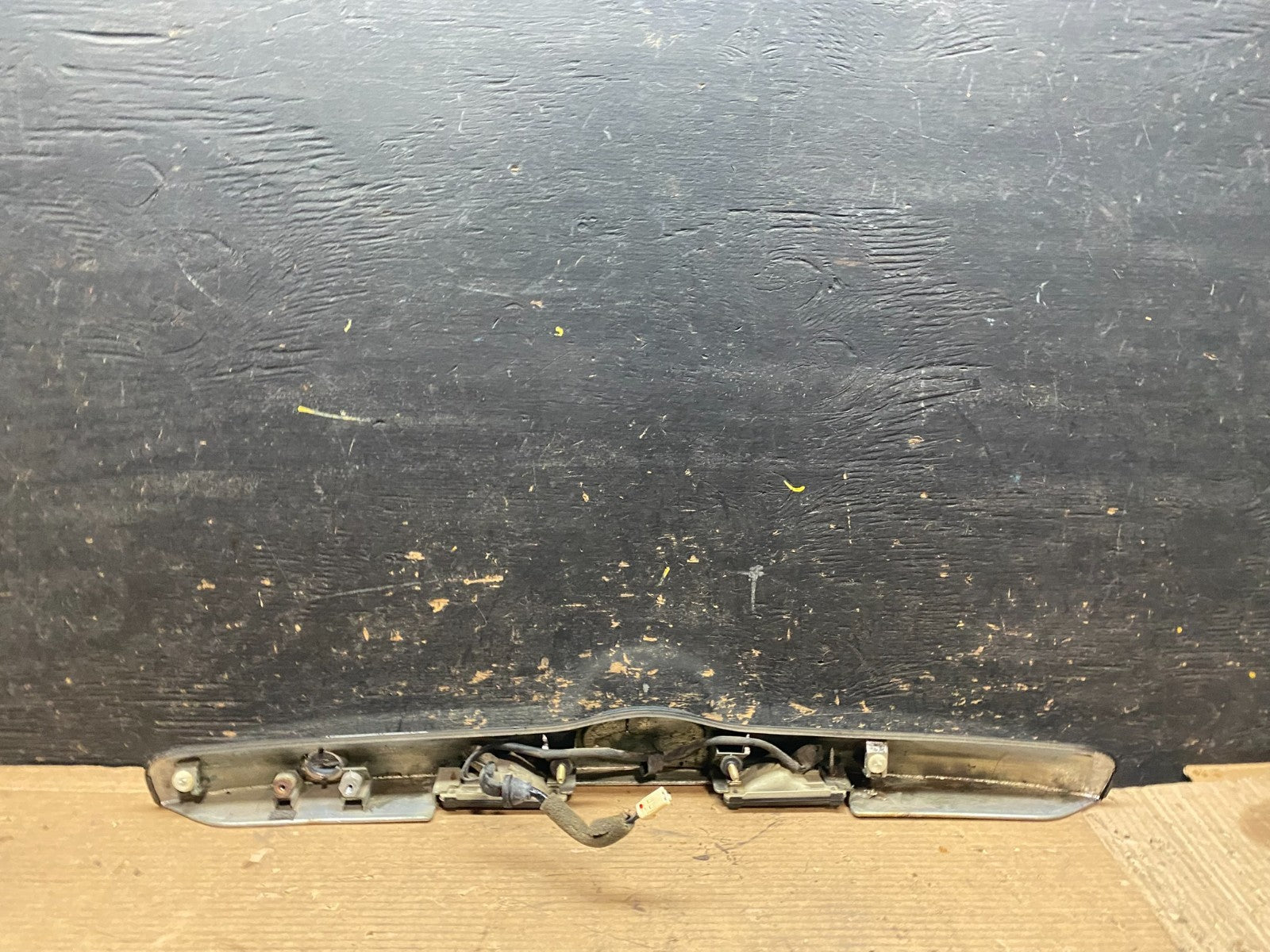2001-2007 Toyota Highlander Chrome Liftgate Release License Lights Trim V9577 DG4