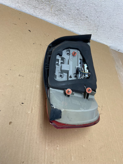 2011 2013 BMW 3 Coupe 328i 335i M3 E92 Right Passenger Tail Light AH2580 DW6
