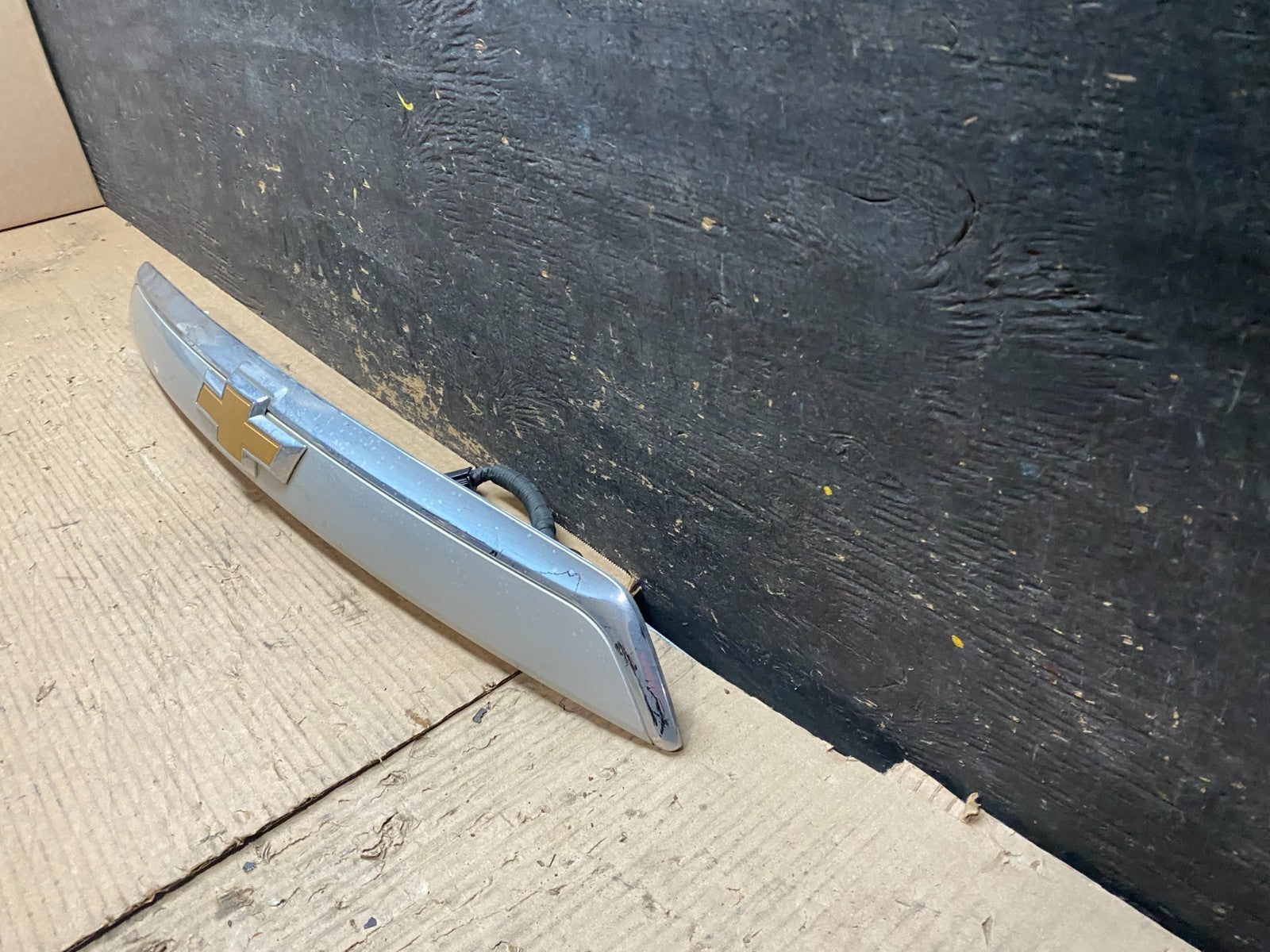 2016-2017 Chevrolet Equinox Rear Liftgate Garnish Chrome Trim W/Camera V7223 DG1