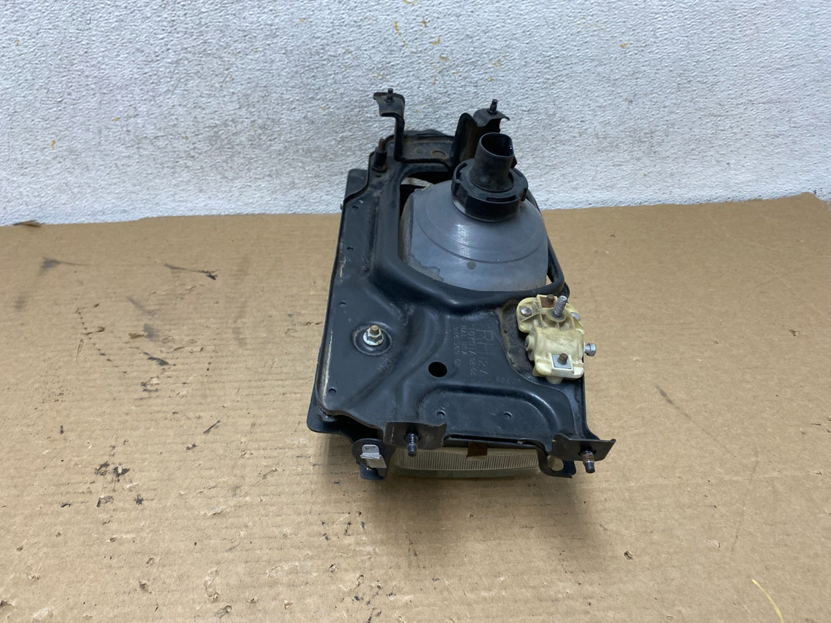 1987 to 1991 Toyota Camry Right Passenger RH Side Headlight AH4321 DG6