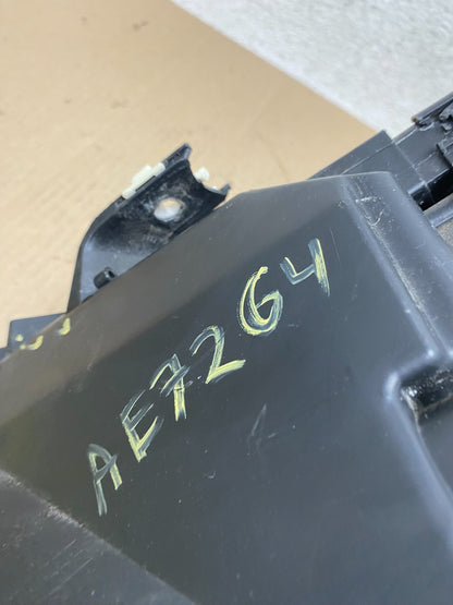 2009-2011 BMW 3 Series 328i 4/D Sedan Headlight Halogen Right Passenger AE726413