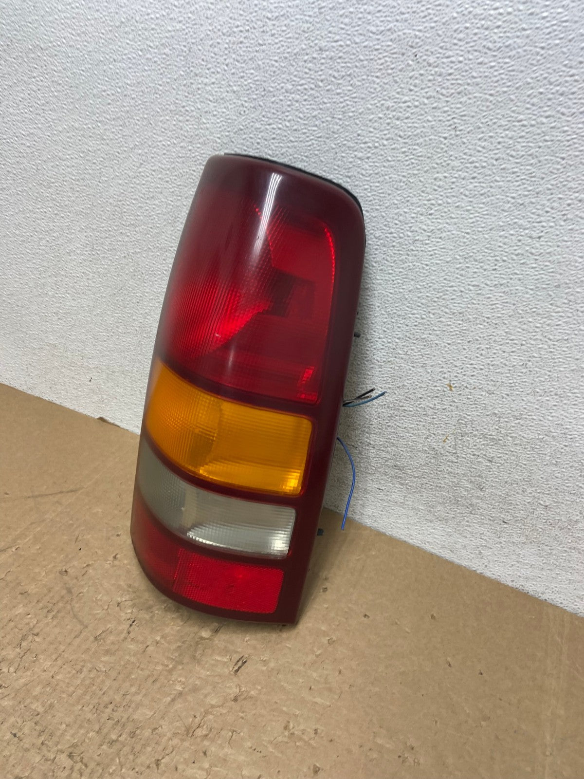 1999-2002 Chevrolet Silverado 1500 Right Passenger Side Tail Light AG1192 LK1