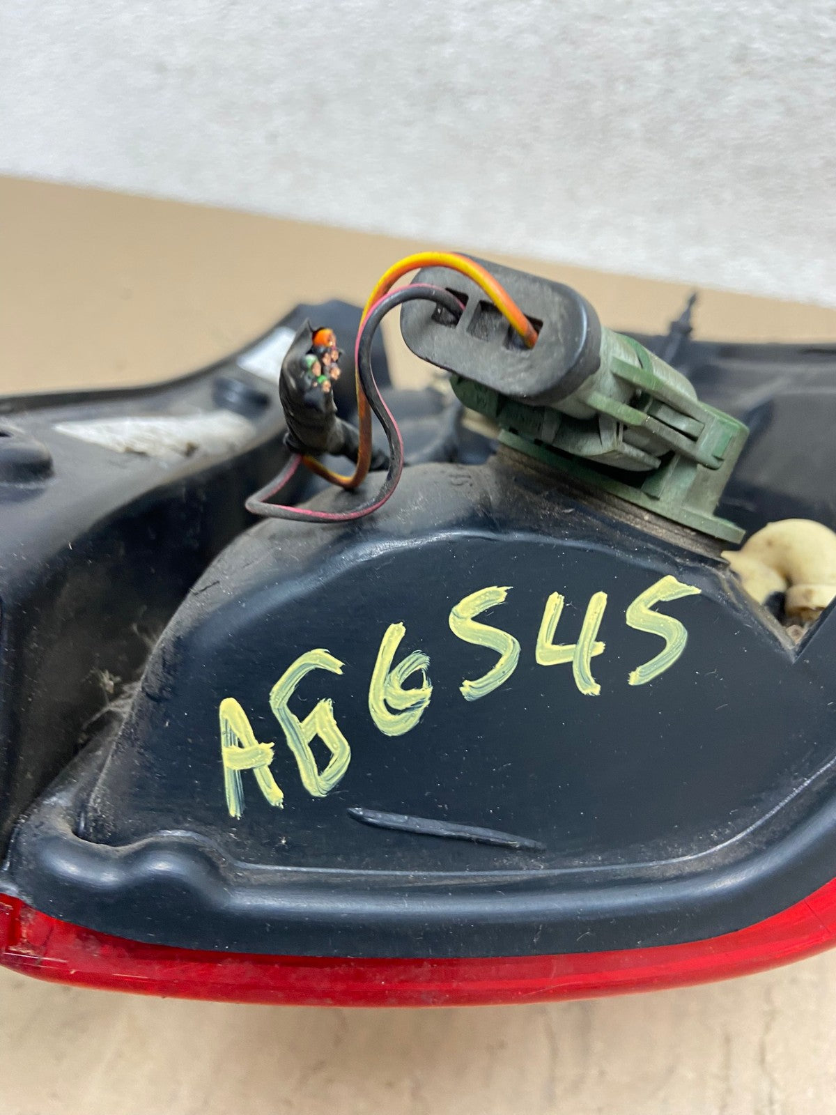 2001 to 2007 Ford Escape Left Driver Lh Side Tail Light AG6545 LK7