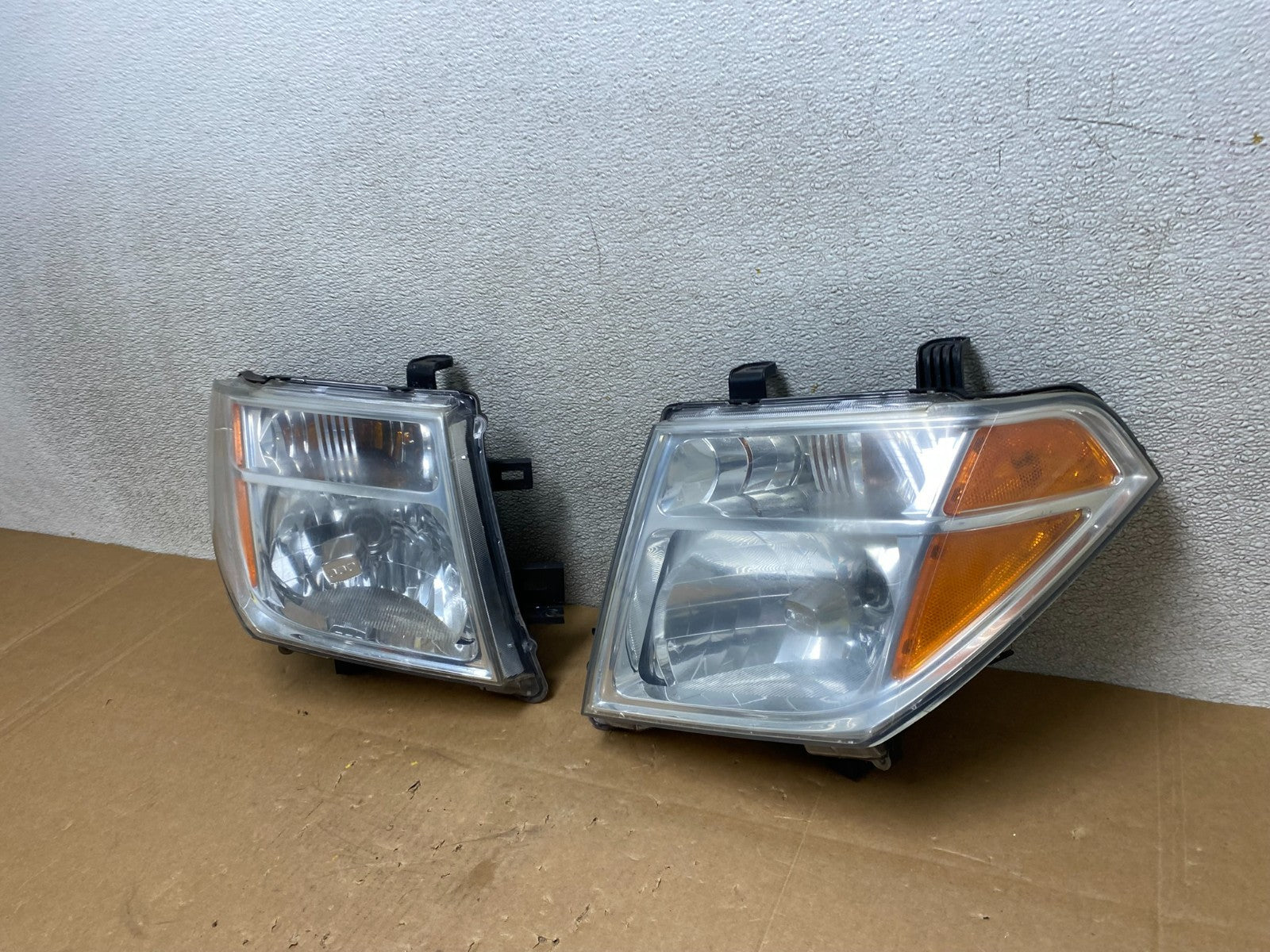 2005 2006 2007 Nissan Pathfinder Halogen Headlights Left+Right Oem V4922 DW1