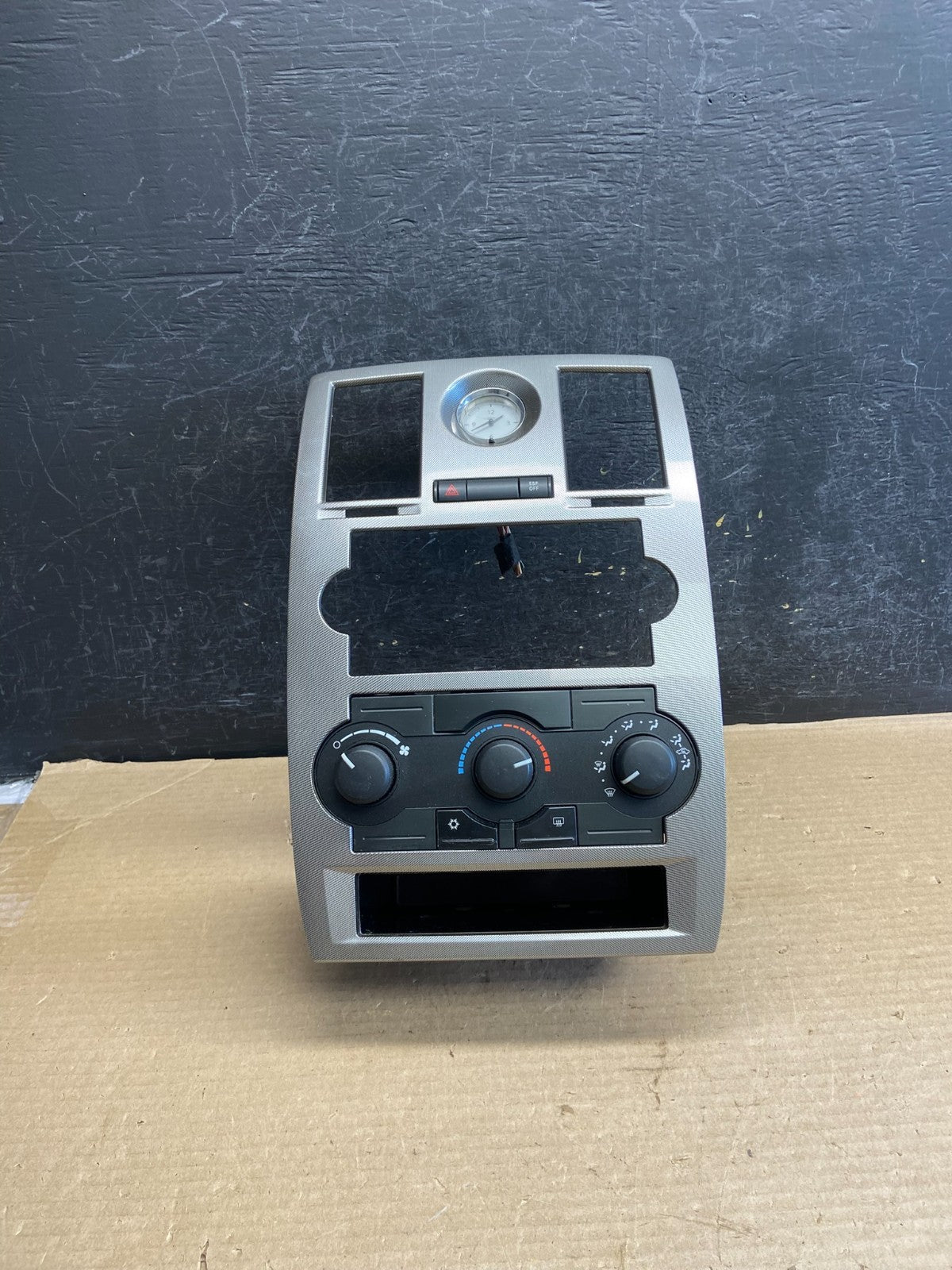 2005 to 2007 Chrysler 300 Dash Heater A/C Climate Control Radio Panel ah3524 DG1