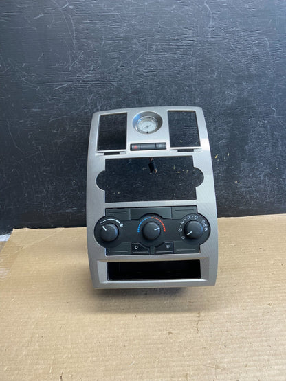 2005 to 2007 Chrysler 300 Dash Heater A/C Climate Control Radio Panel ah3524 DG1