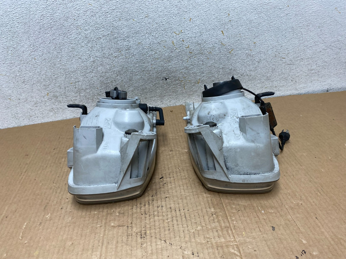 1999-2004 Nissan Pathfinder Left+Right Side Set Halogen Headlights AI6516 DW7