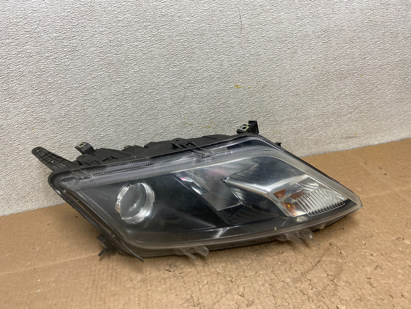 2010 2011 2012 Ford Fusion Right Passenger RH Headlight Halogen OEM Z0989 DW0