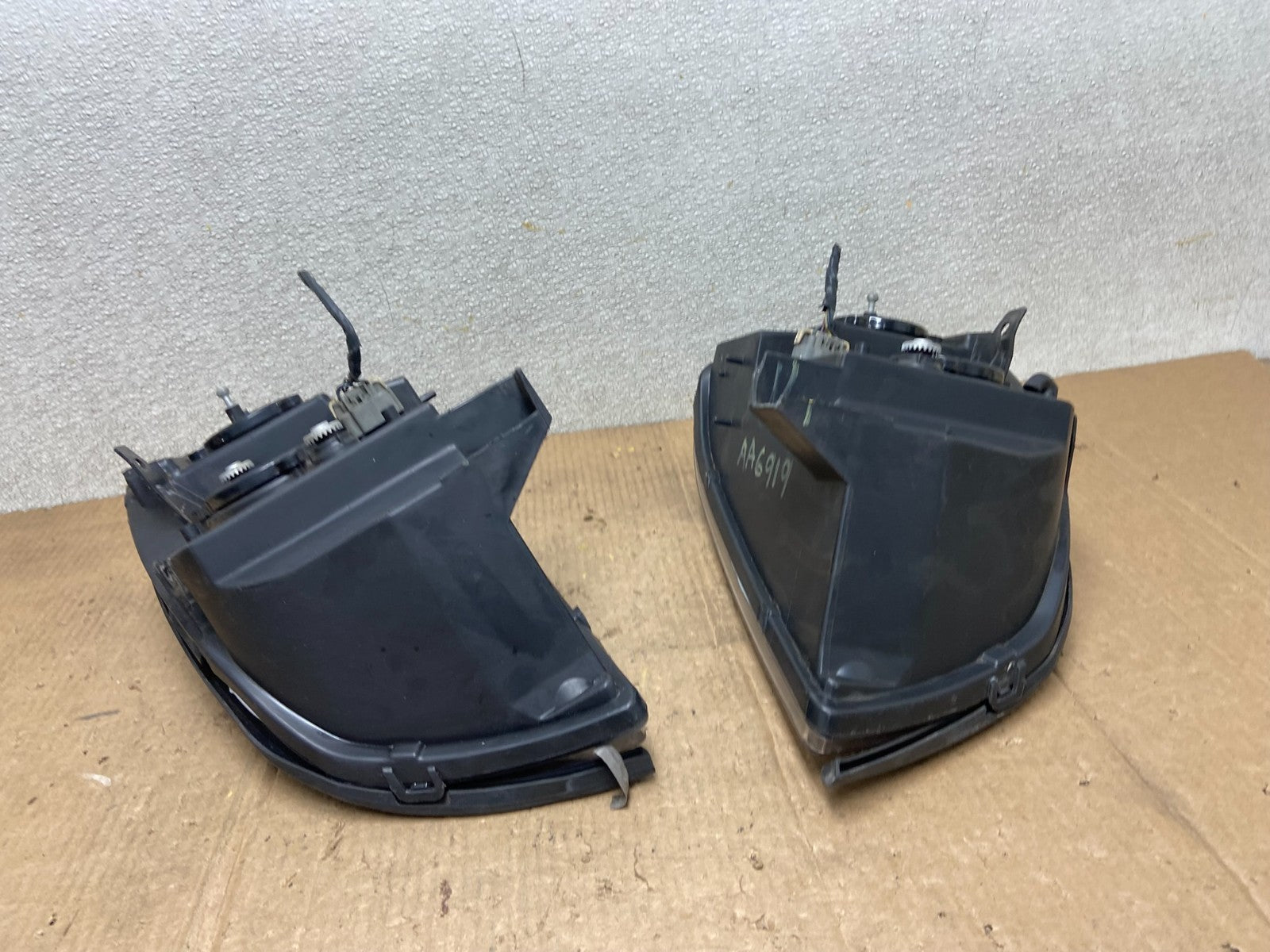 2000 to 2005 Cadillac Deville Left+Right Side LED Black Headlights AA6919 DG11