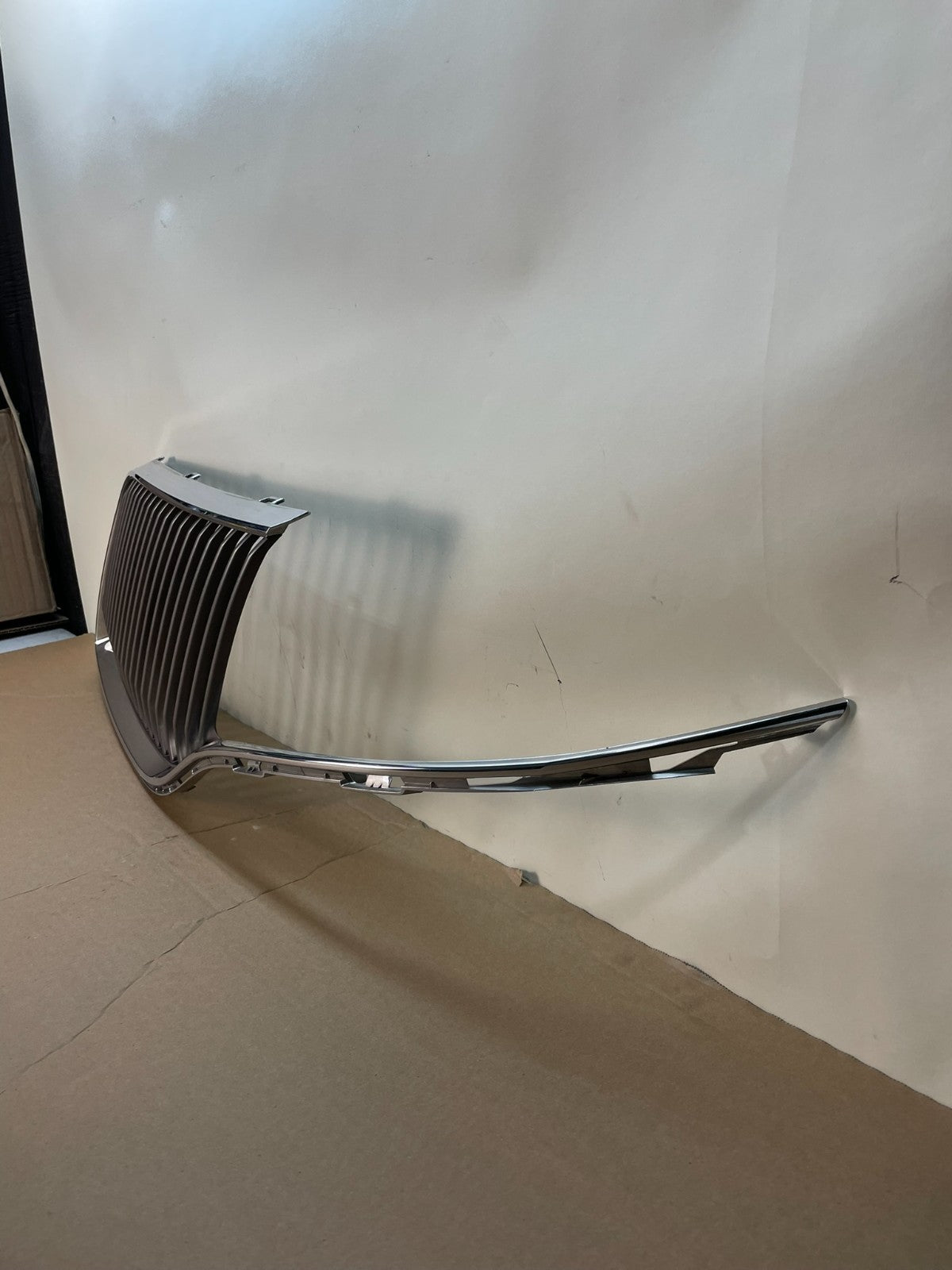 2013 to 2016 Lincoln MKT Left Driver LH Side Front Grill Grille ah8835 DG1