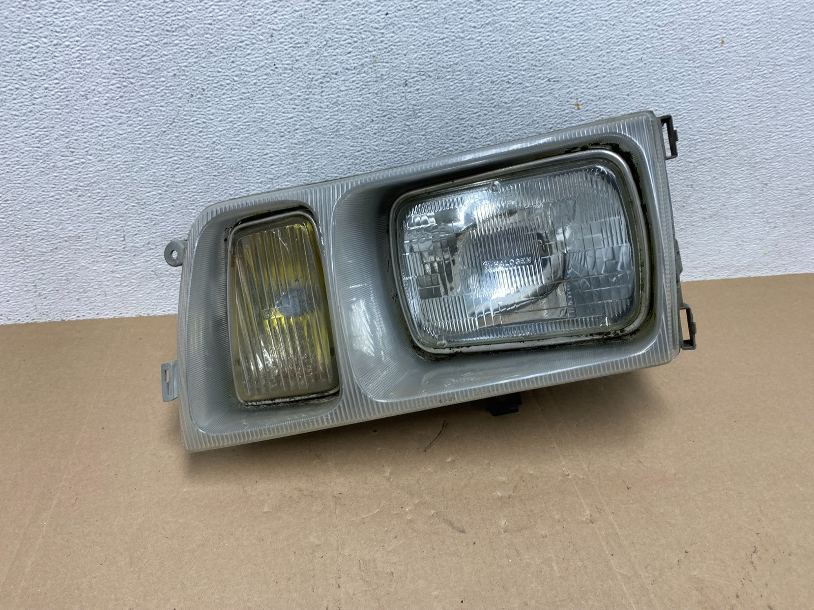 1981-1985 Mercedes 300SD 3.0L Left Driver LH Halogen Headlight ae6645 DG0
