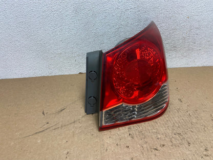 2011 2012 2013 2014 Chevrolet Cruze Right Passinger RH Side Tail Light AG1255 LK2