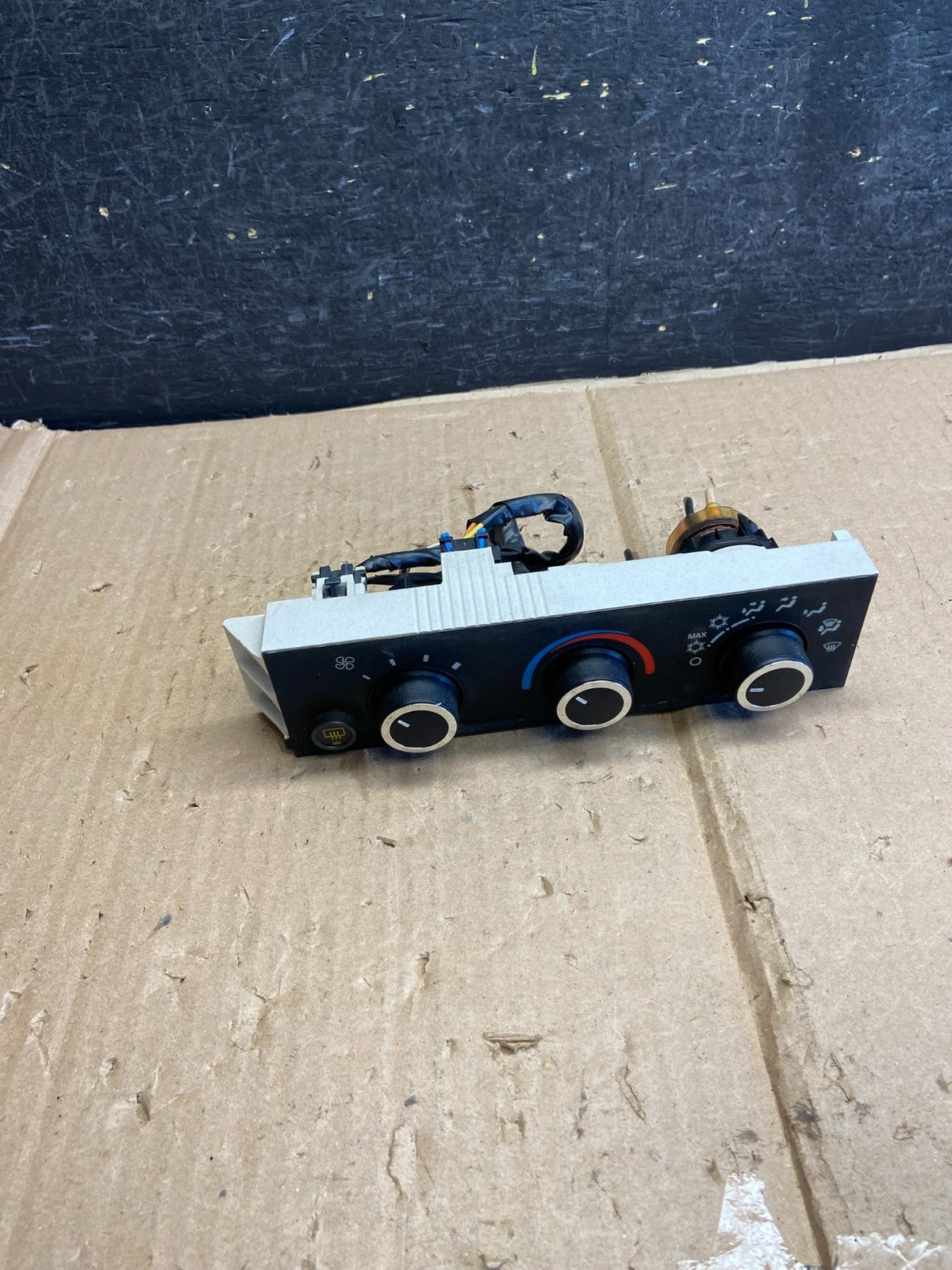 2008-2010 Chevrolet Express 1500 2500 3500 Climate Control Panel AI2790 DG0