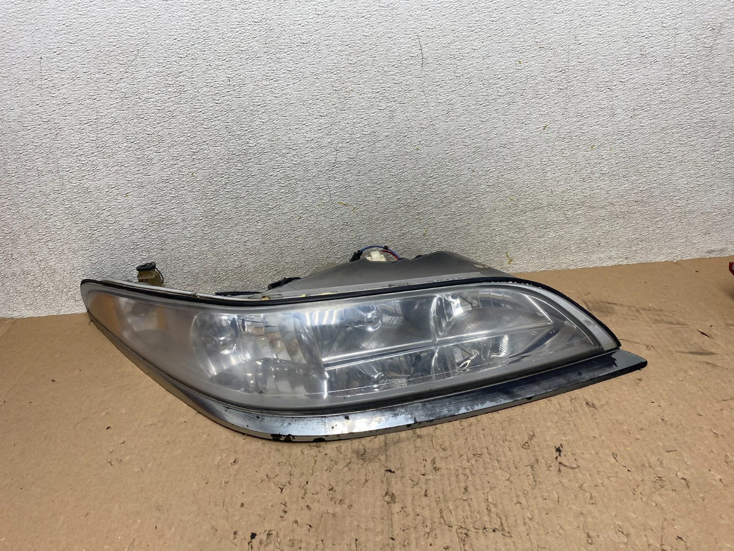1997 - 1998 Lincoln Mark VIII 8 Right Passenger RH Side Headlight Oem r6615 DG0