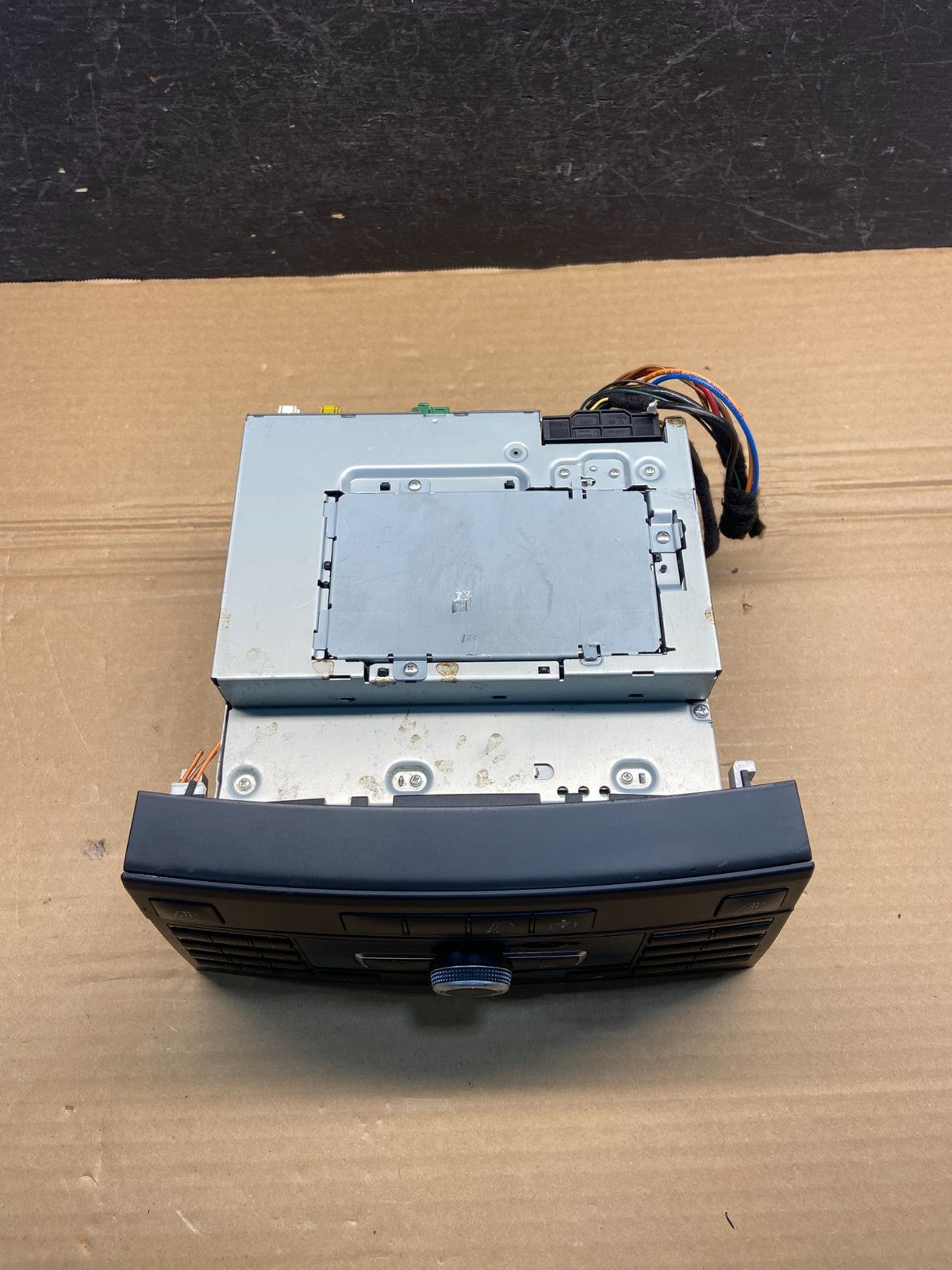 2011-2012 Mercedes W212 E350 E550 Stereo CD Changer Radio a2129007113 AE4570 DG4