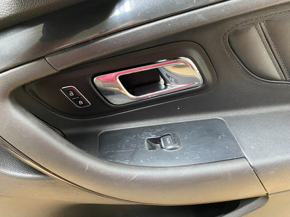2013 - 2019 Ford Taurus Front Right Passenger Side Door Trim Panel AD7866 DW3