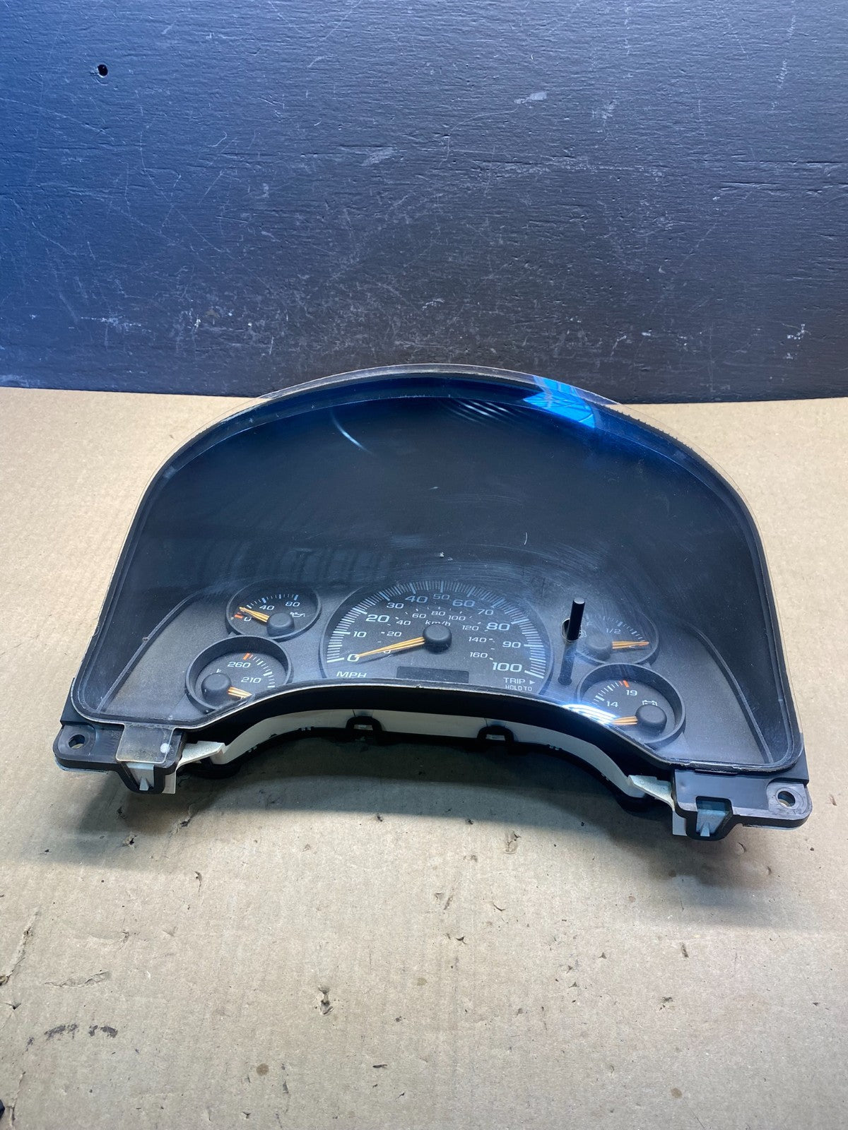2004 to 2007 Chevrolet Express Speedometer Cluster Gauge AC8918 DG1