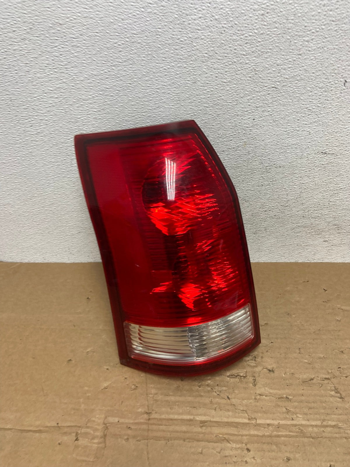 2004 2005 2006 2007 Saturn Vue Left Driver Lh Side Tail Light AD4107 LK2