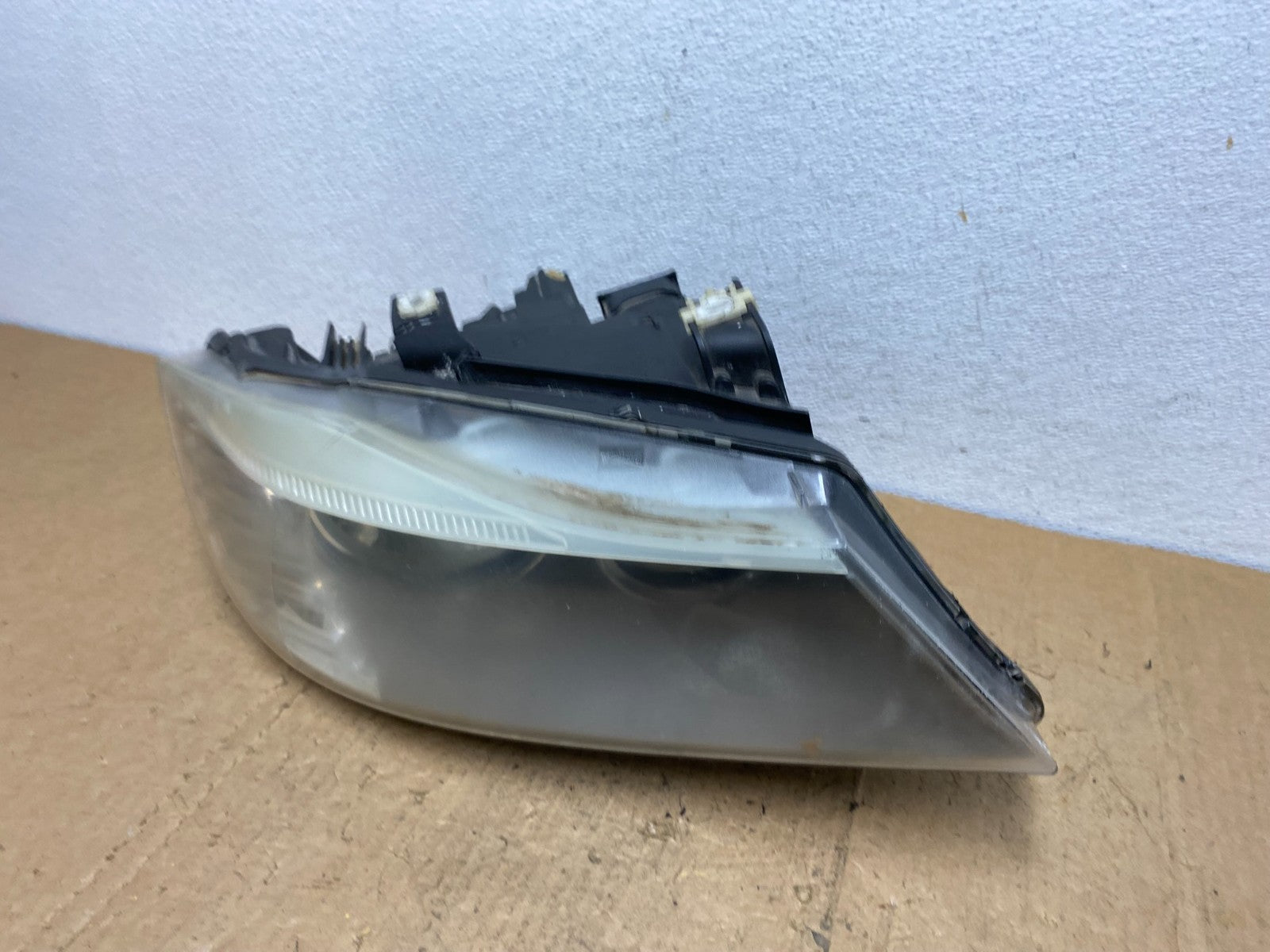 2009-2011 BMW 3 Series 328i 4/D Sedan Headlight Halogen Right Passenger AD05271