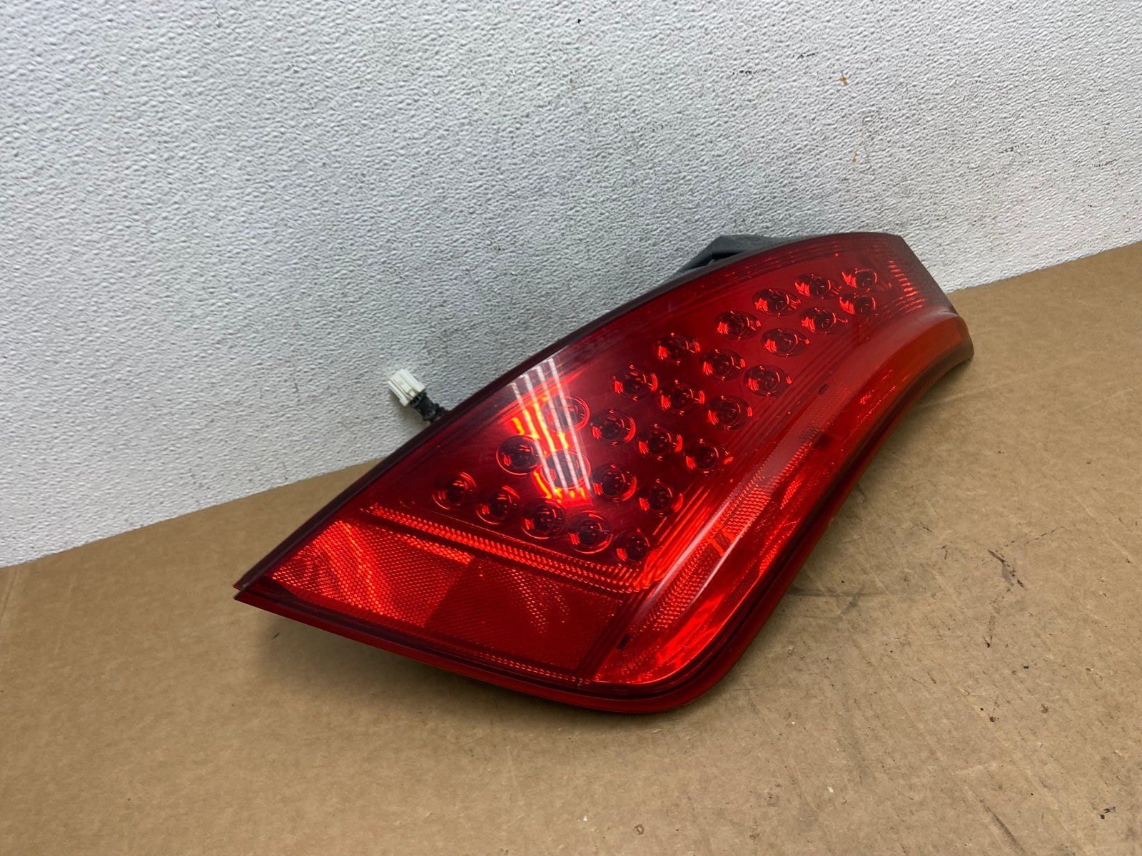 2006 to 2007 Nissan Murano Right Passenger Rh Side Tail Light AD6152 LK2