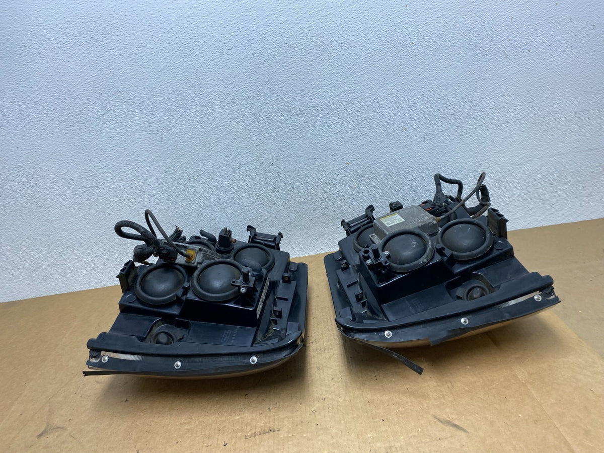 2003 to 2006 Cadillac Escalade Left+Right Xenon HID Headlights AE3269 DW9