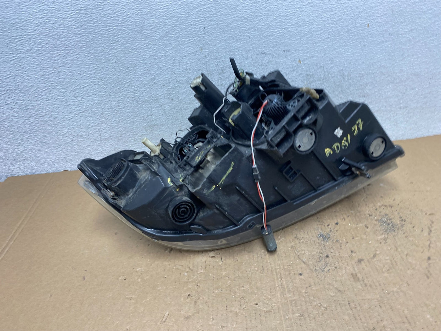 2009-2011 Bmw 3 Series 328i 4/D Sedan Left Driver Headlight Halogen AD8127 DW9