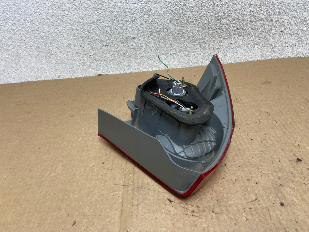 2003 2004 2005 Honda Civic Sedan Right Passenger Side Tail Light AF9848 LK7