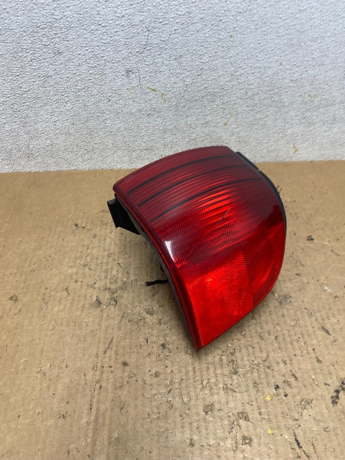 1989 - 1990 Ford Cougar Right Passenger RH Side Tail Light OEM Q8084 DW2