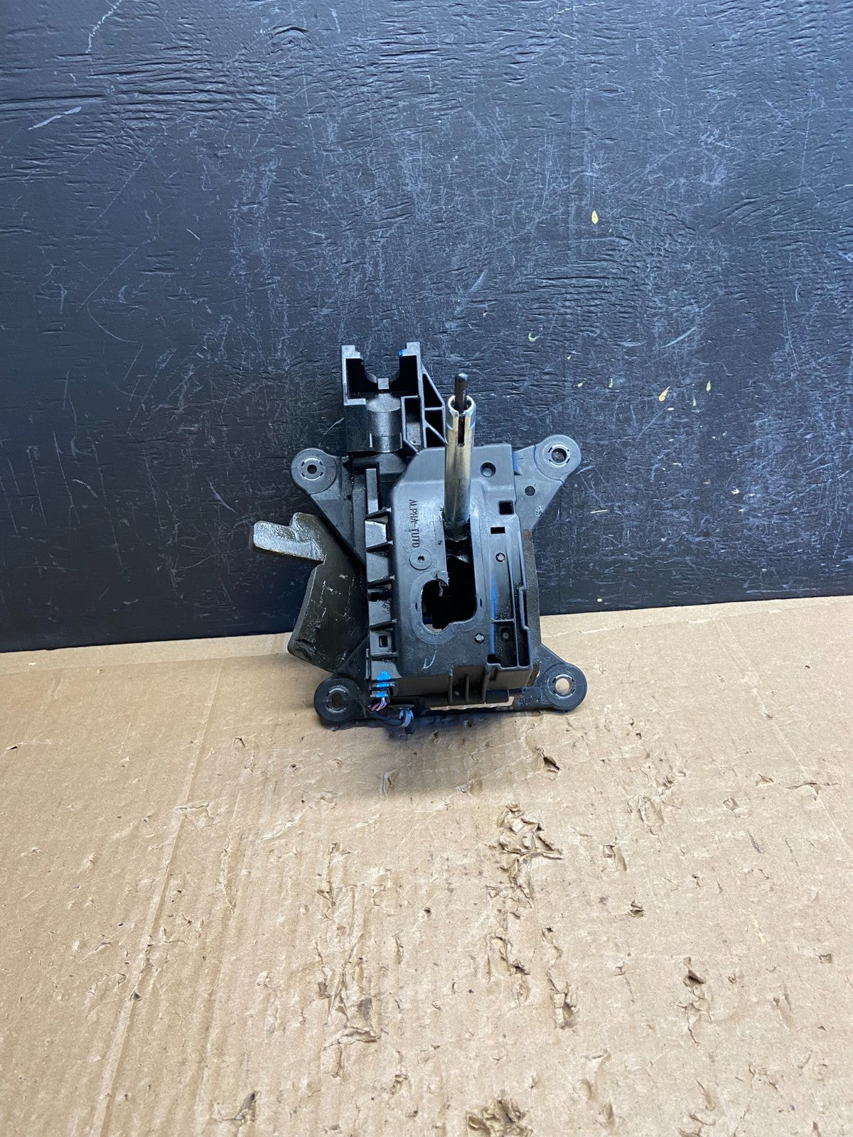 2013-2018 Cadillac ATS Automatic Transmission Gear Shifter Selector AD69680