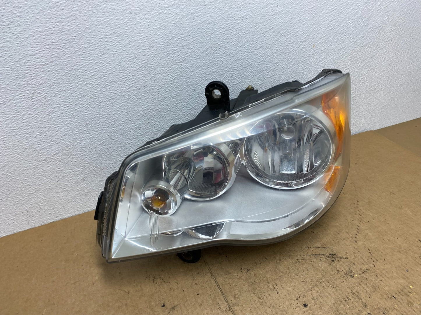 2008 to 2016 Chrysler Town and Country Left Driver Lh Side Headlight AC3626 DW2