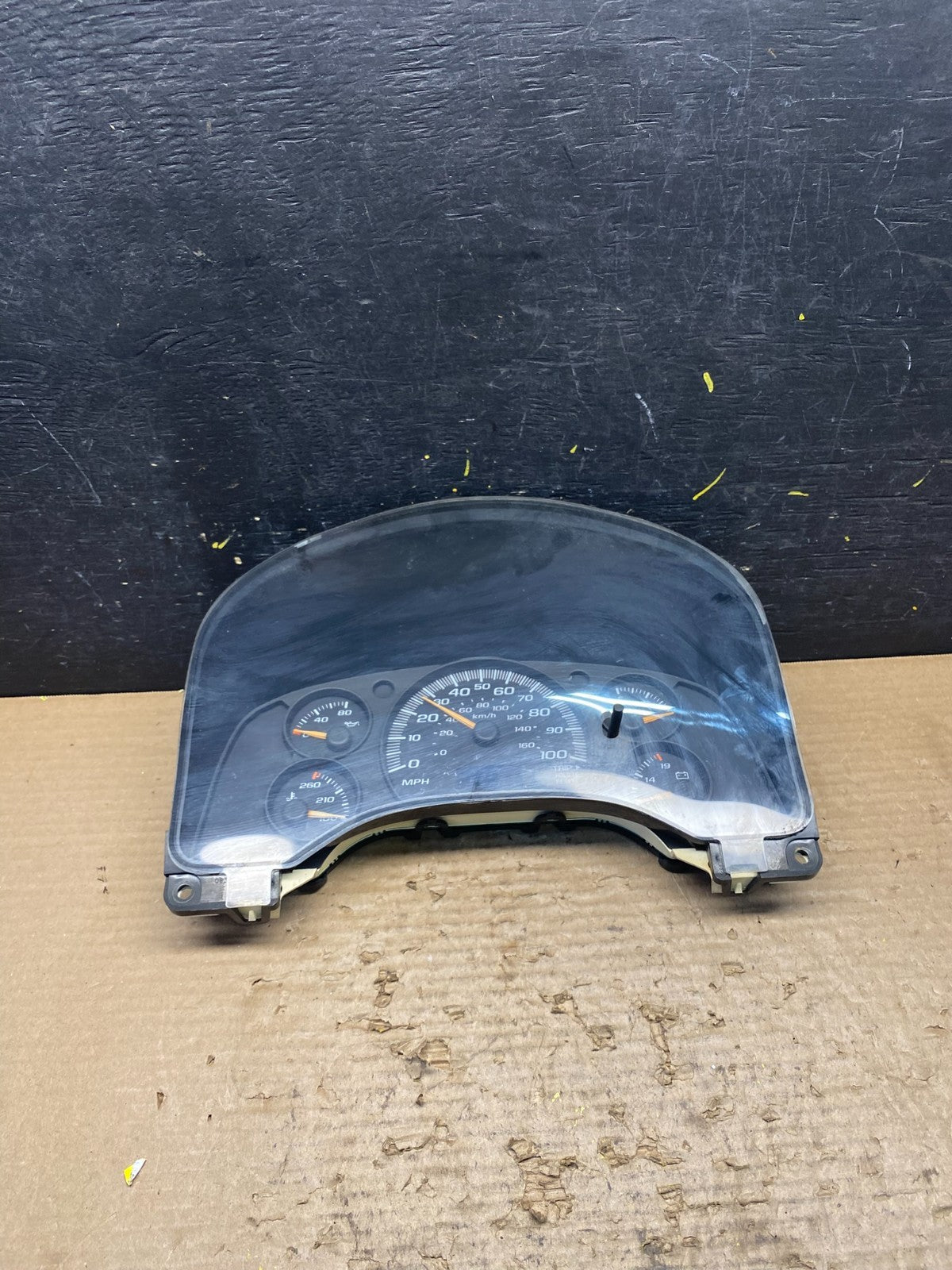 2004 to 2007 Chevrolet Express Speedometer Cluster Gauge S8996 DG0