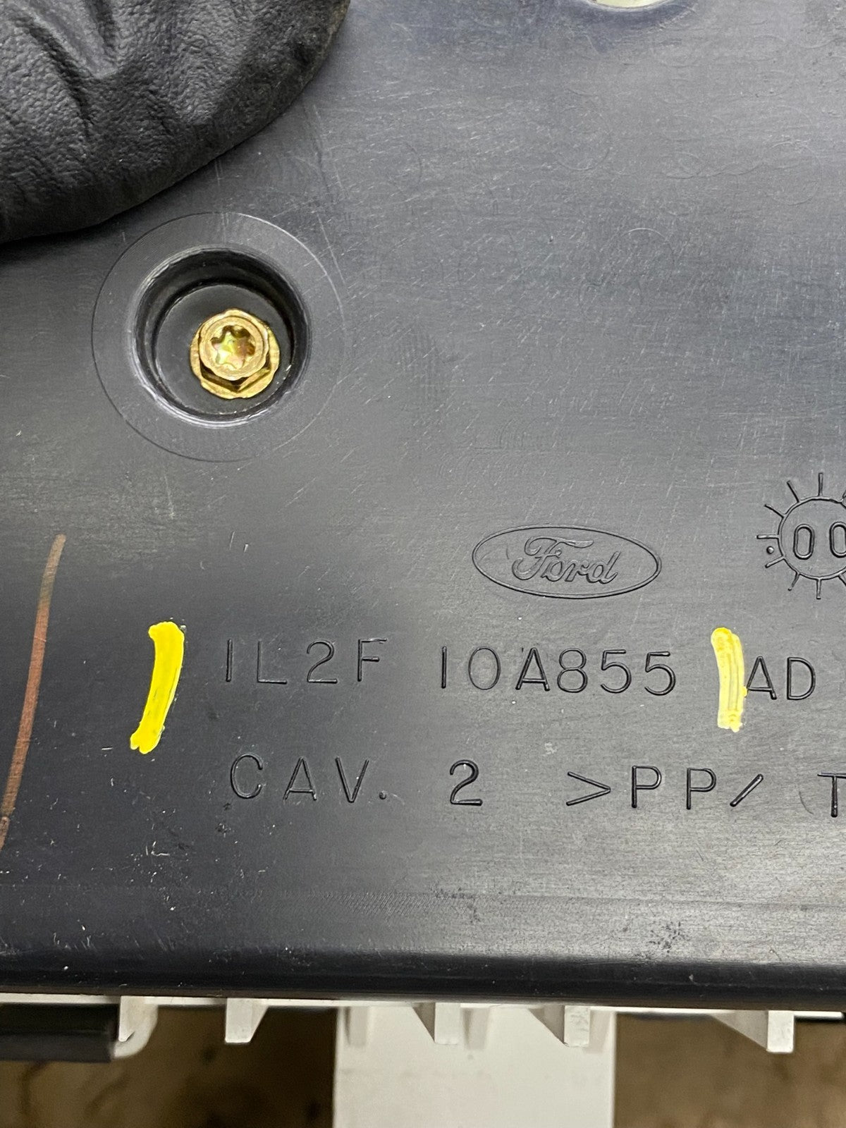 2004 to 2005 Ford Explorer Speedometer Cluster Gauge U5575 DG7