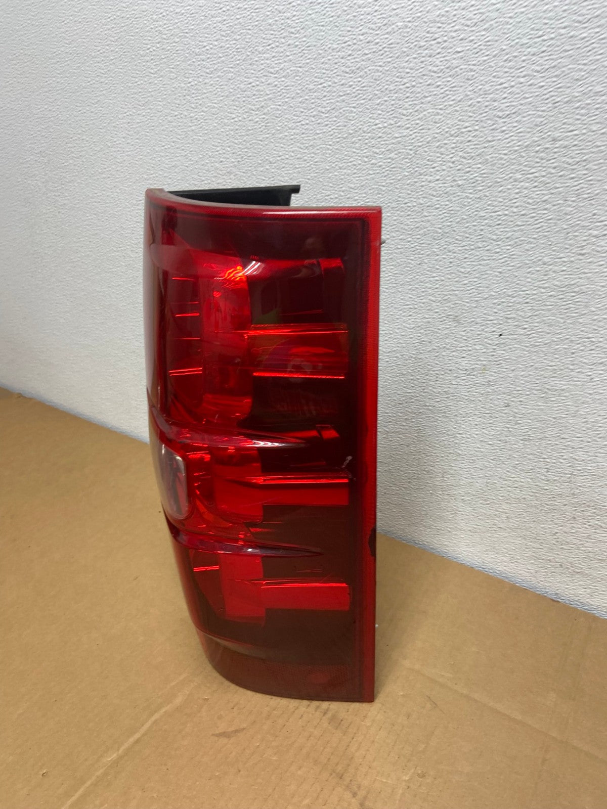 2008-2014 Chevrolet Tahoe Suburban Right Passenger Rh Tail Light AC7488 LK1