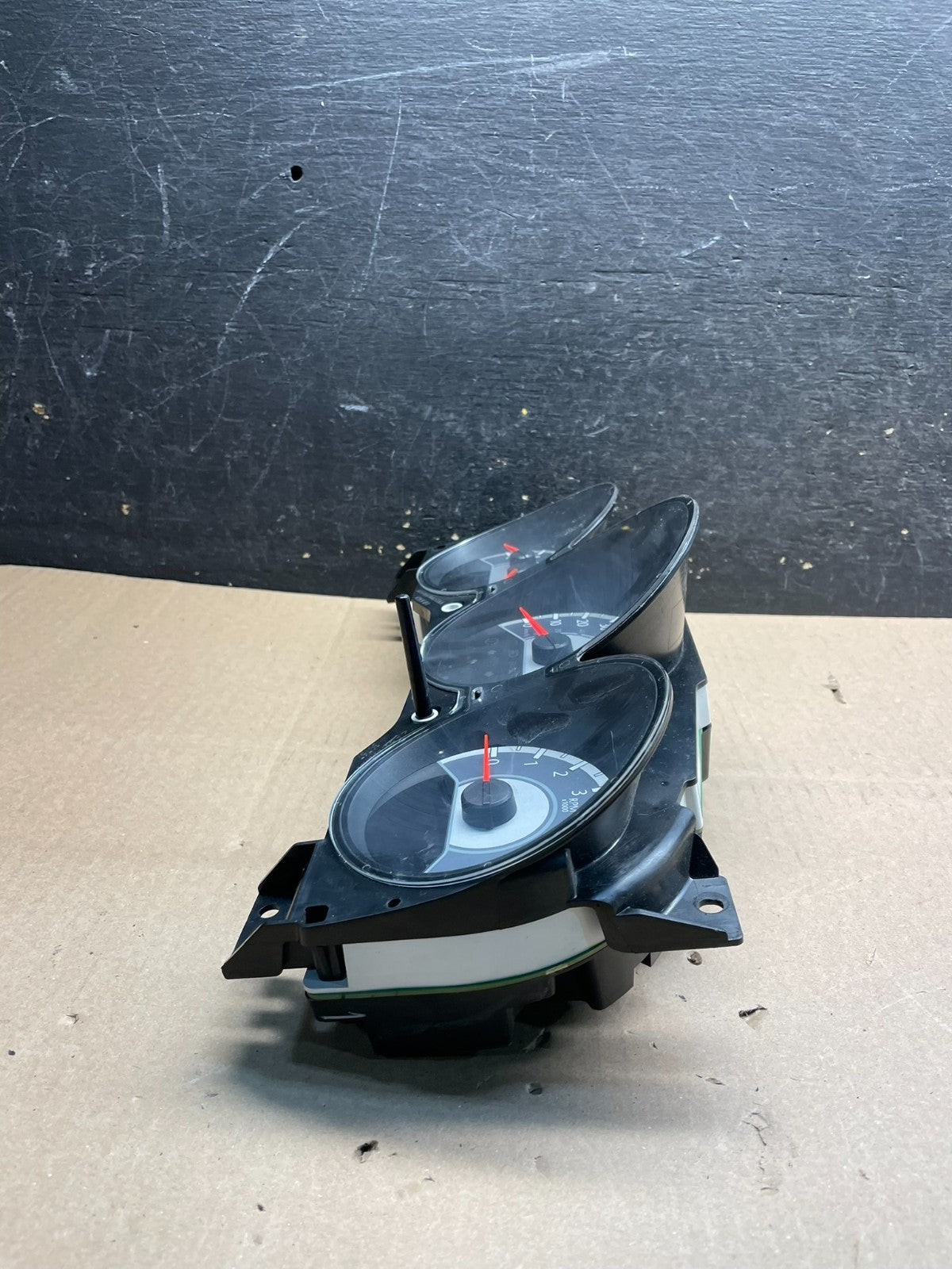 2011 to 2014 Chrysler 200 Speedometer Instrument Cluster Gauges U1369 DG3