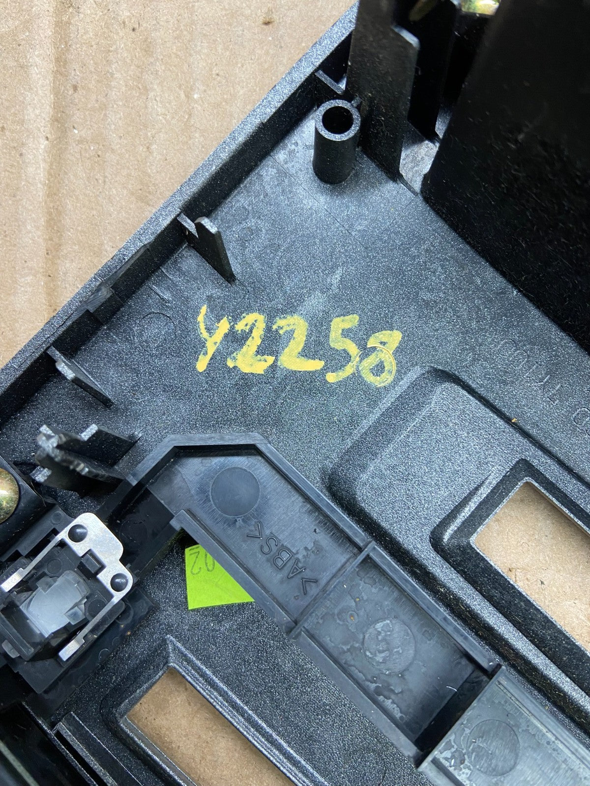 2004 2005 2006 Nissan Maxima Radio Panel Climate Control Bezel Trim OEM Y2258 DG7