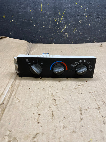 2001 - 2007 GMC Chevrolet Express 1500 Climate Control A/C X5926 DG0
