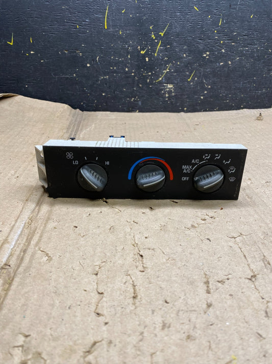 2001 - 2007 GMC Chevrolet Express 1500 Climate Control A/C X5926 DG0