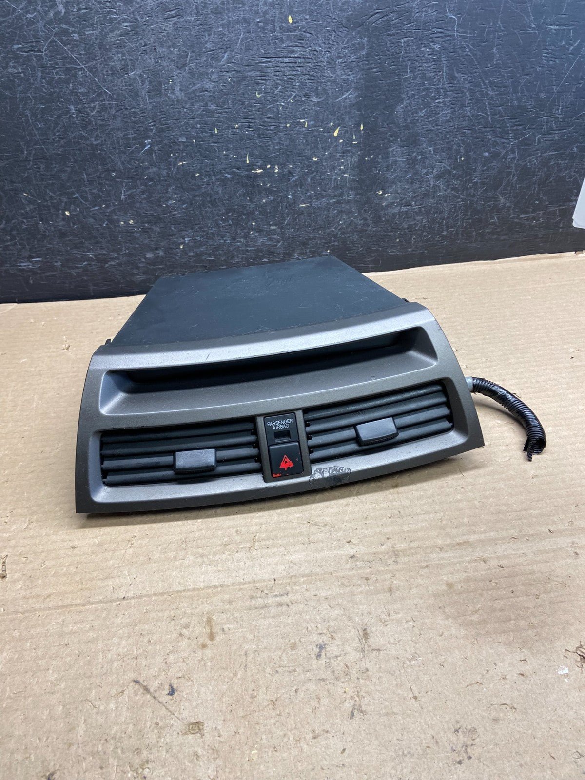 2008 to 2012 Honda Accord Front Center Panel Clock Air Vent AH3779 DG0