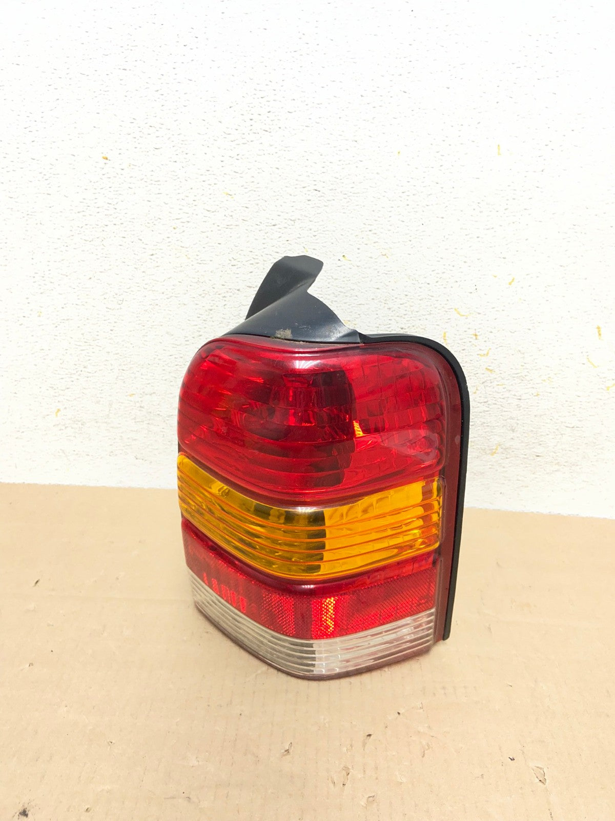 2001 to 2007 Ford Escape Right Passenger RH Side Tail Light AI2157 LK0