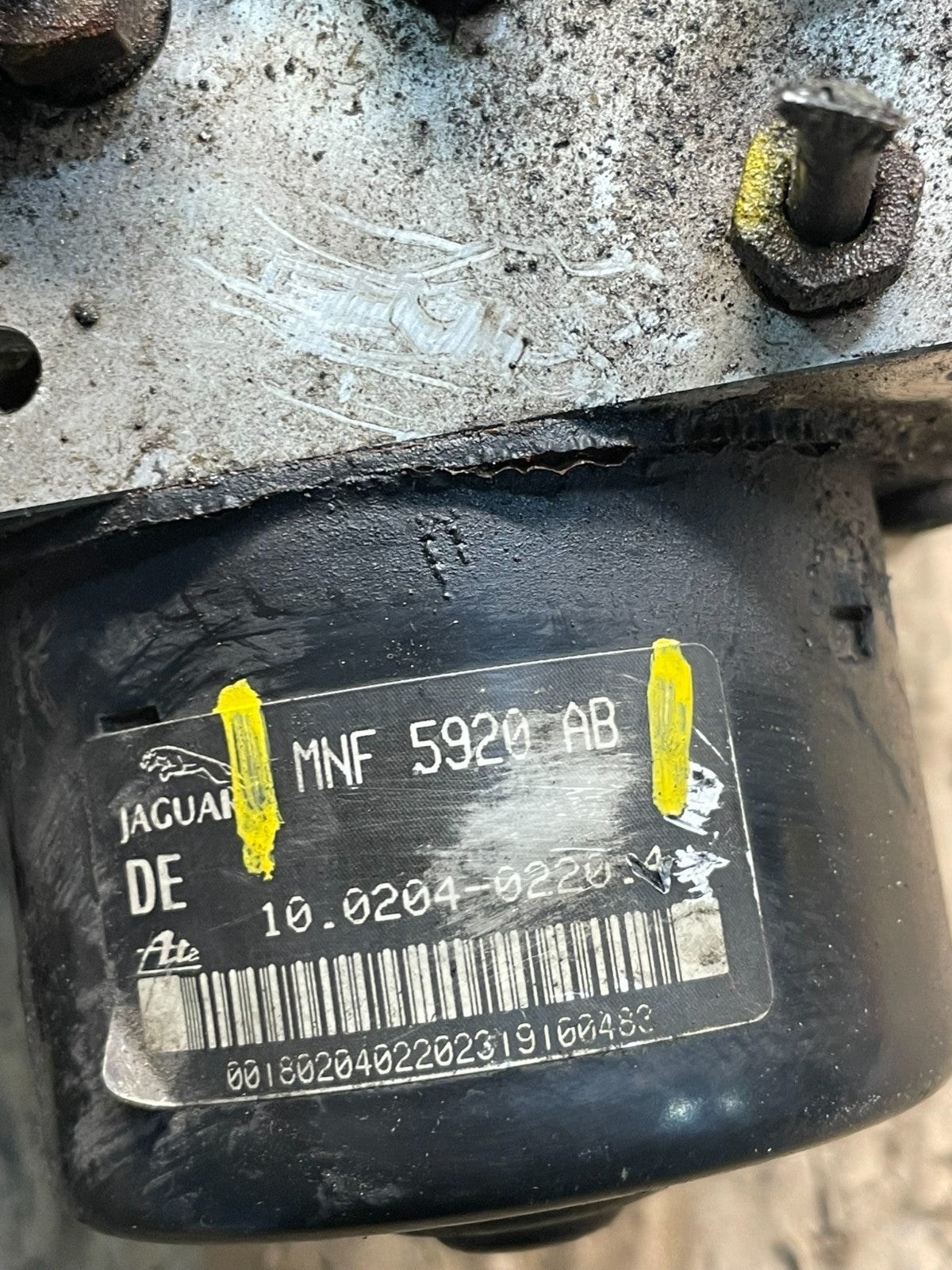 1998 to 2002 Jaguar  XJ8 ABS Anti-Lock Brake Pump Module OEM S4764 DG6