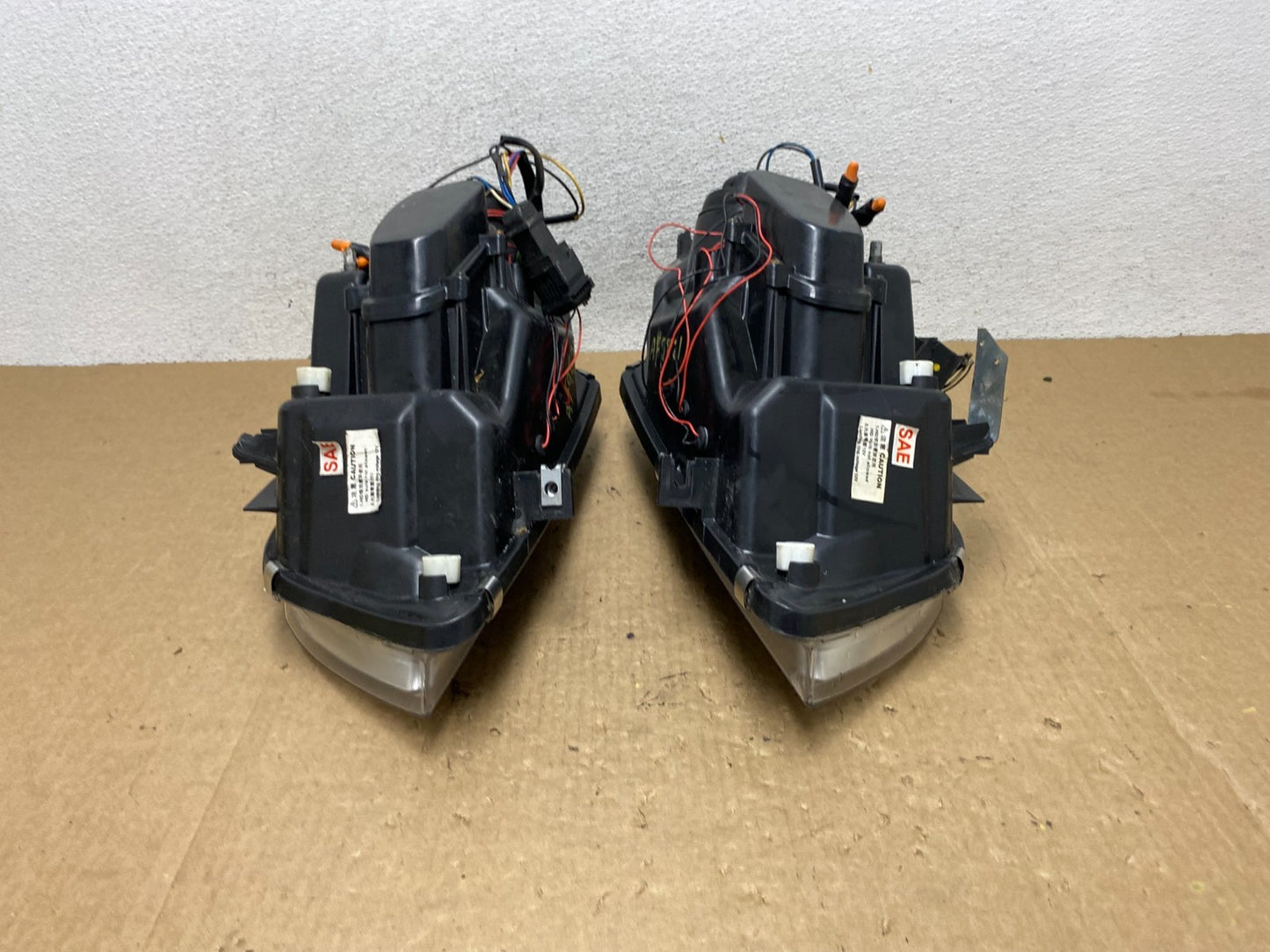 2006 to 2008 BMW 3-Series Sedan E90 Left+Right Set Side LED Headlights AF9821 DG13