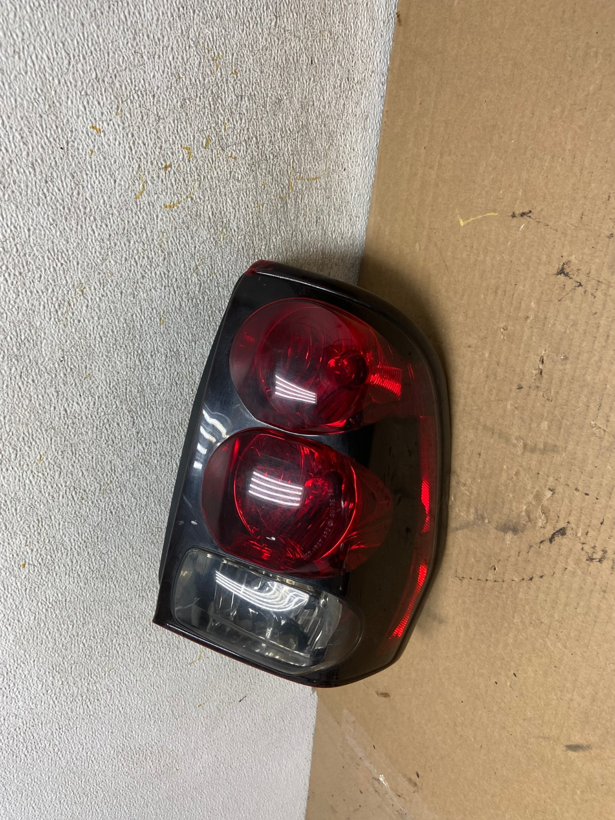 2002 to 2009 Chevrolet Trailblazer Right Passenger Rh Tail Light AH4294 LK2