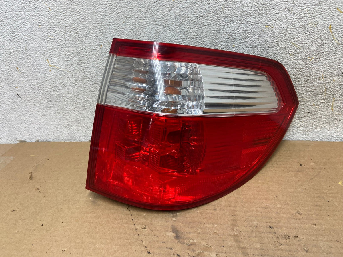 2005 2006 2007 Honda Odyssey Right Passenger RH Side Tail Light AH4270 LK0