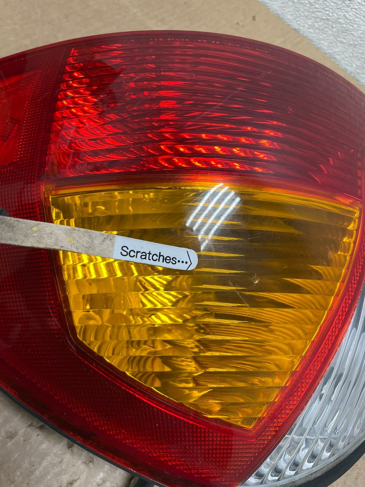 2001 2002 2003 2004 Hyundai Santa Fe Right Passenger Rh Side Tail Light Y8951 DW3