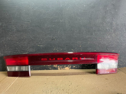 2000 to 2004 Subaru Legacy 4dr Sedan Trunk Center Tail Light Panel OEM ab3136 DG0
