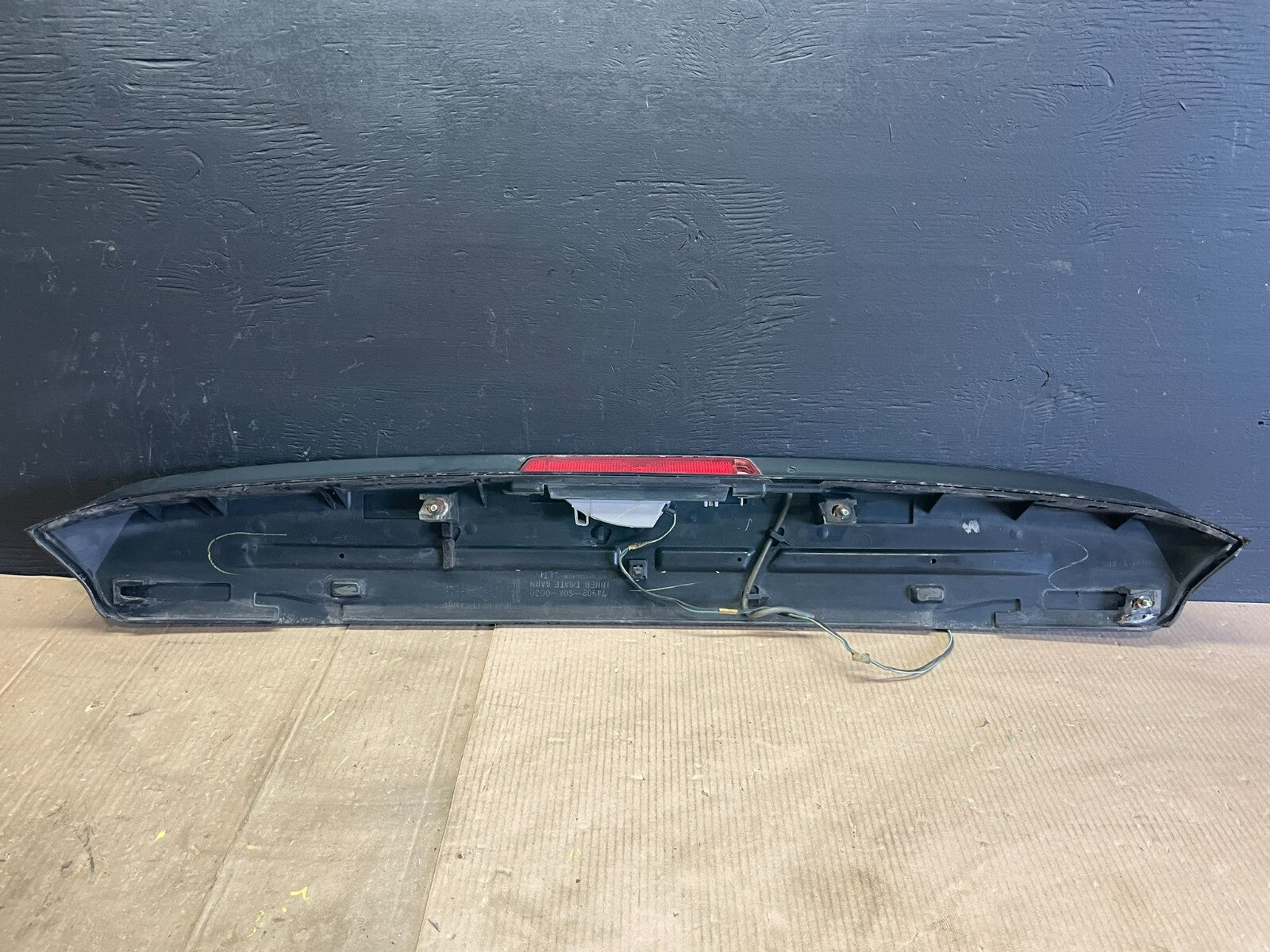 1999 to 2004 Honda Odyssey Rear Trunk Spoiler Gate Oem D5165 DG6