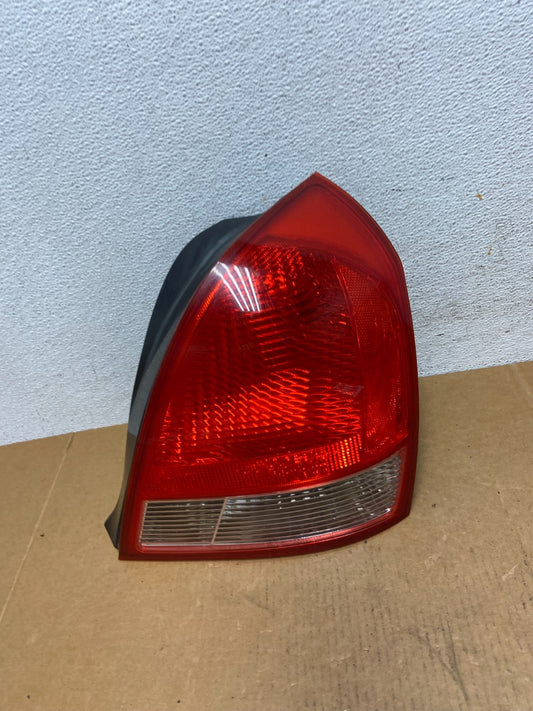 2001 2002 2003 Hyundai Elantra Right Passenger Rh Tail Side Light AD8996 DW0