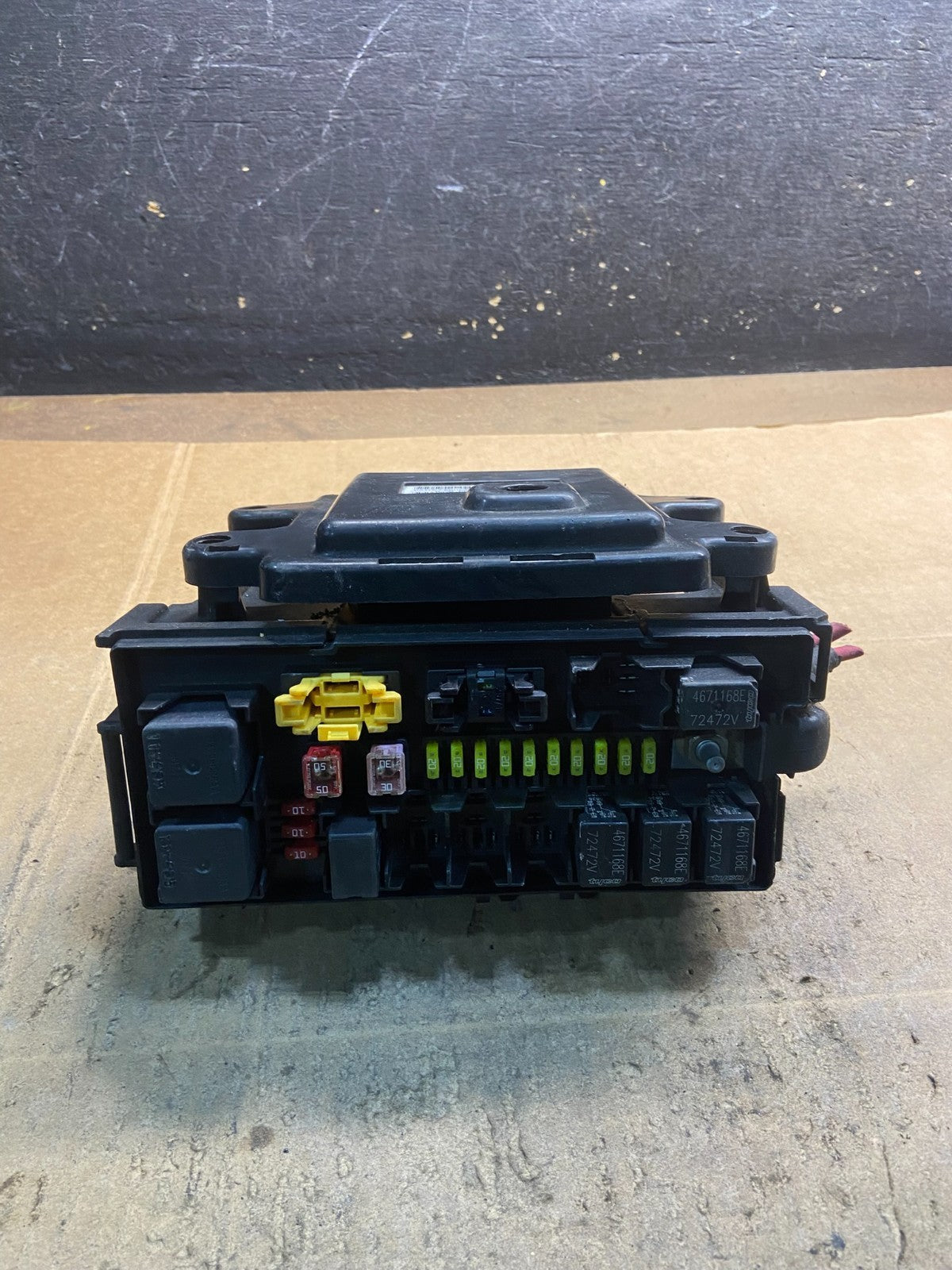2006 Jeep Grand Cherokee Integrated Power Fuse Box 04692085ab Y4148 DG4